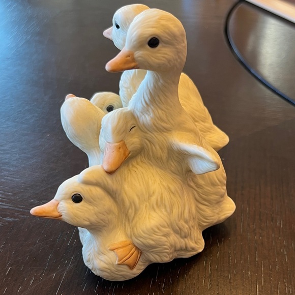 Vintage 80s Homco Cream and Orange Duckling Figurine Group - Picture 2 of 6